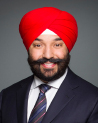 L’honorable Navdeep Bains - Ministre de l’Innovation, des Sciences et du Développement économique.